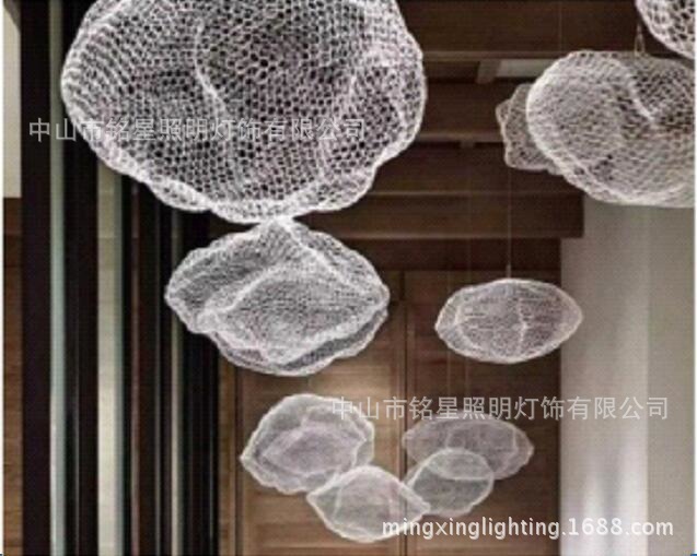 大型商场中庭设计铁丝网LED云朵雕塑商业美陈铁艺云朵灯中厅吊饰示例图30