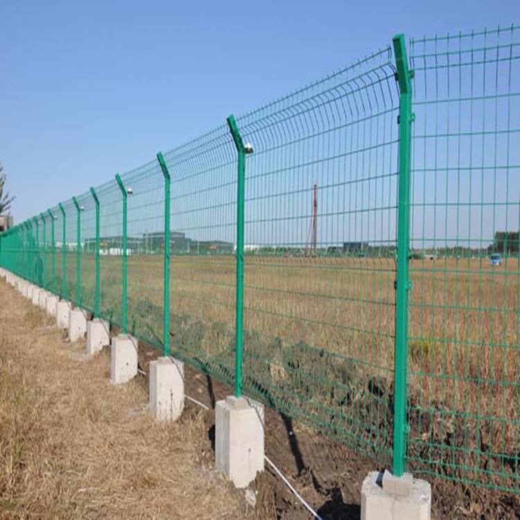 高速公路防撞护栏网 双边丝护栏网 漯河公路防护绿色栅栏示例图3