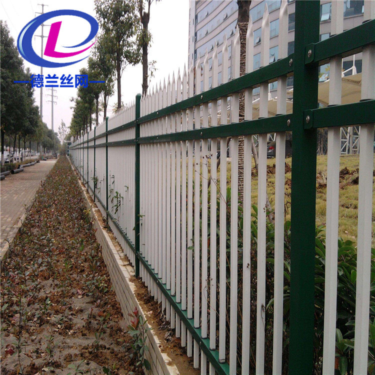 优质小区草坪锌钢护栏 三梁型锌钢栅栏 喷塑铁艺围墙防盗护栏示例图9