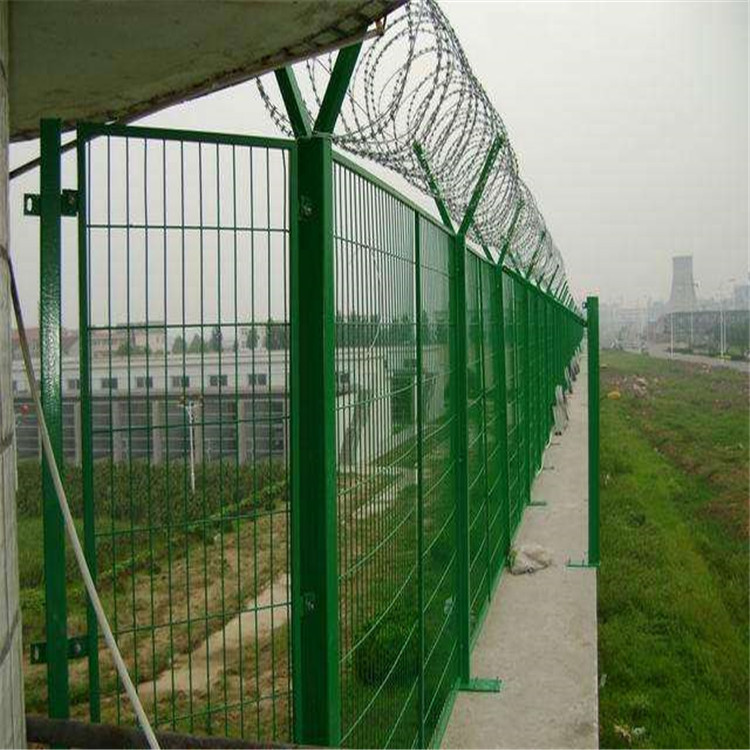安平迅鹰护栏网厂家  高速公路护栏网  护栏网安全网实体厂家示例图9