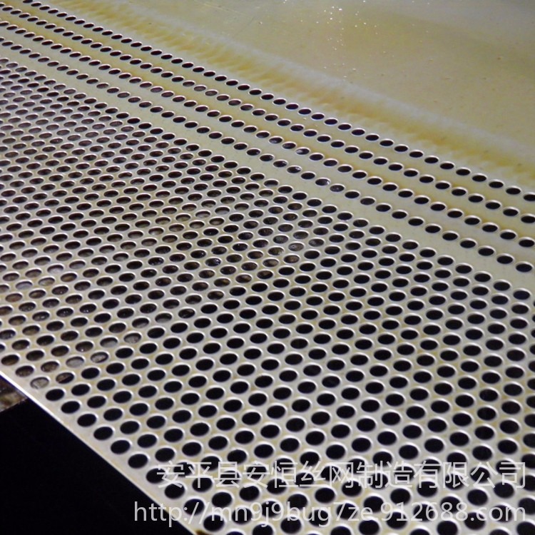 圆孔3mm不锈钢板网 0.5mm厚圆孔钢板网 现货1mm孔1mm距铝板网