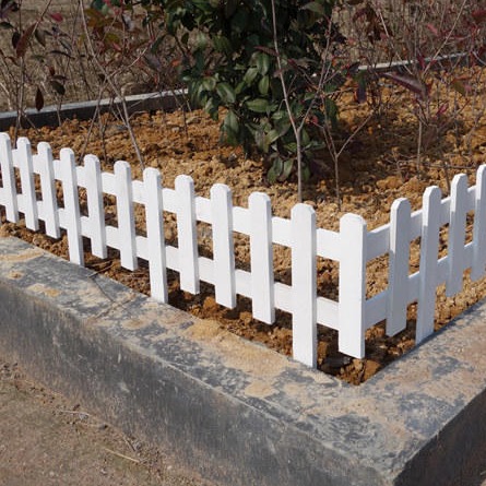 生产供应木栅栏小篱笆 木栅栏隔断 户外木围栏