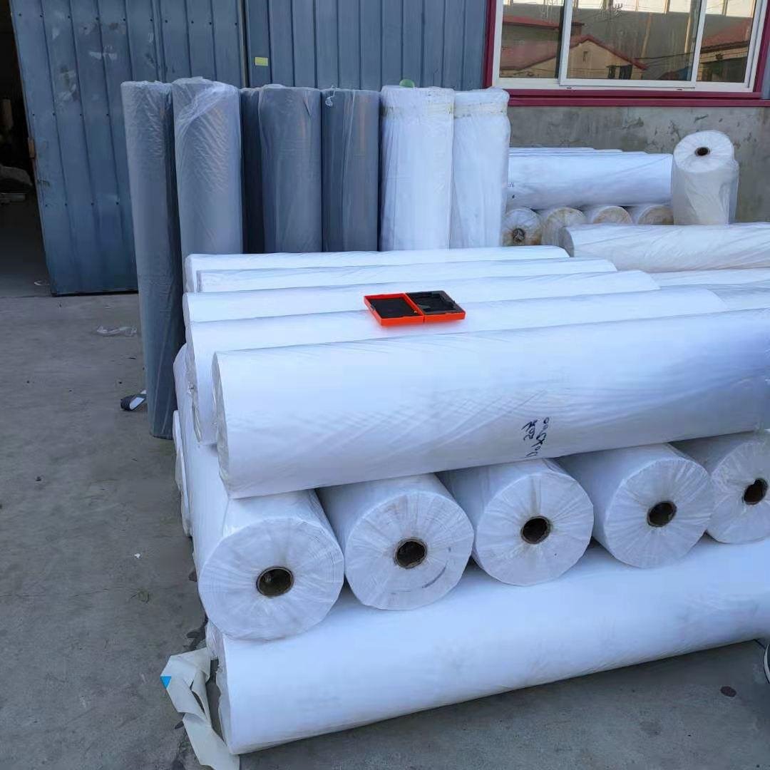 钢结构防水透气膜厂家 木屋呼吸纸 防水透气膜价格防潮隔汽膜
