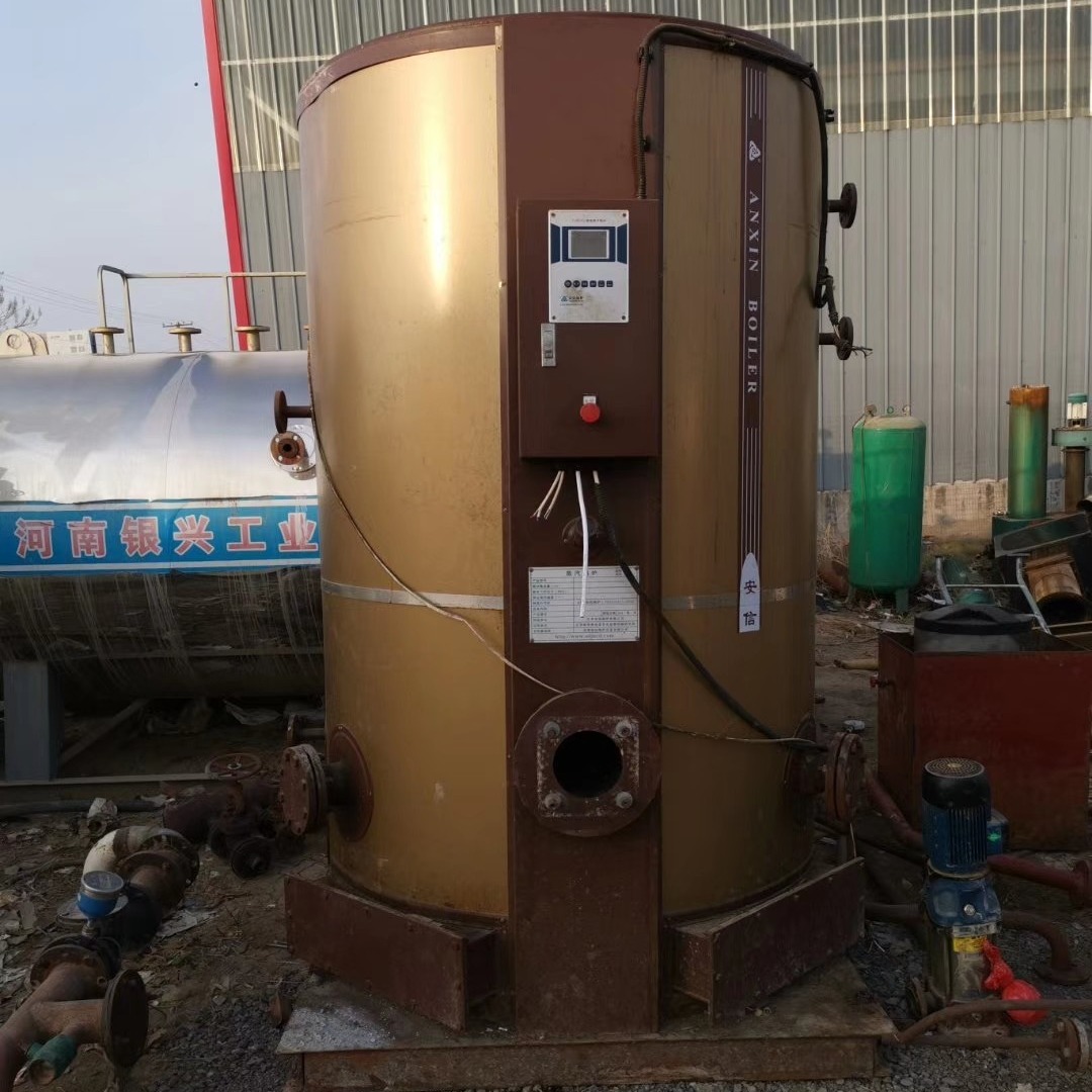 出售一台9成新0.5吨二手燃气锅炉，河南太康产  二手天燃气蒸汽锅炉图片