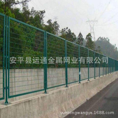 大型厂家景区道路铁丝围栏网，围山浸塑铁丝网施工安装示例图7