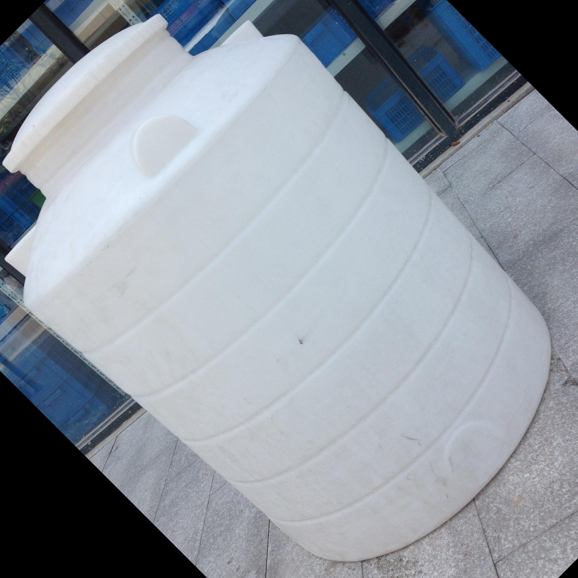 扬名储水桶 0.5吨塑料水塔 储水桶 带盖塑料圆桶 蓄水桶太阳能化工桶图片