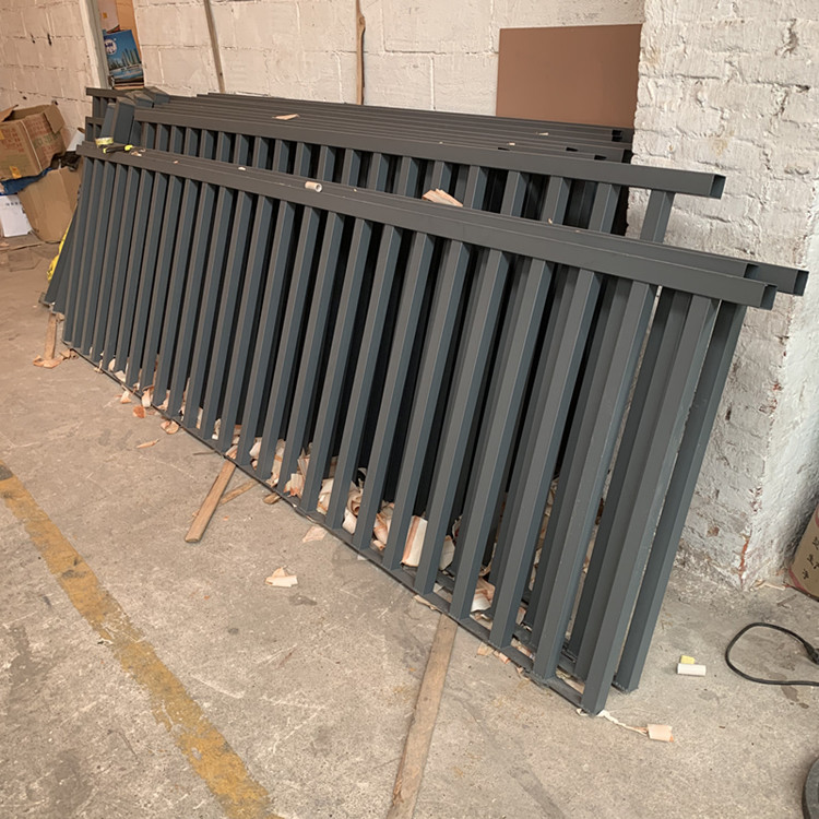 办公室木纹铝合金护栏加工工艺 复古铝围栏厂家 方管金属焊接铝护栏示例图11