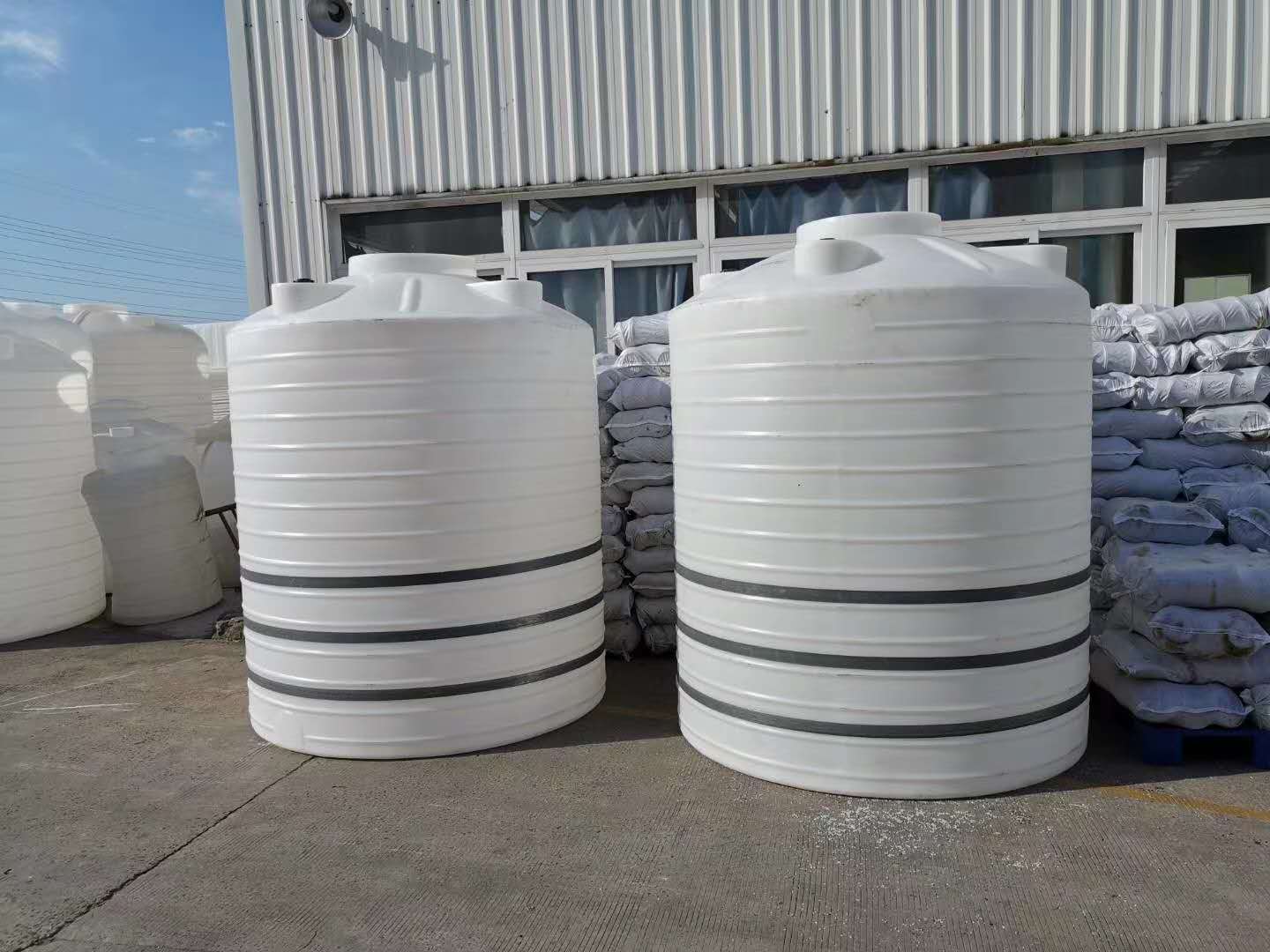 锦江区10吨加厚平底水箱 工程配套塑料水箱 pe聚乙烯防腐储罐厂家