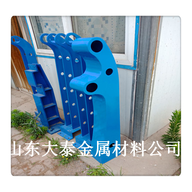 大泰加工 碳素钢喷塑防撞栏杆 上海304复合管桥梁护栏图片