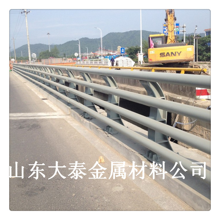 大泰生产销售 桥梁防撞护栏 黑龙江不锈钢桥梁护栏