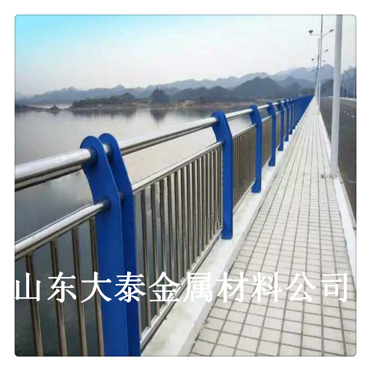 桥梁景观护栏 广东快速路防撞护栏 河道防撞栏杆价格