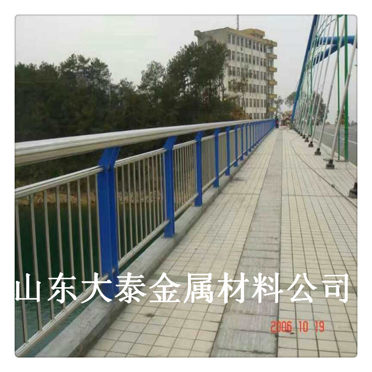 大泰生产销售 桥梁防撞护栏 广东304复合管河道护栏