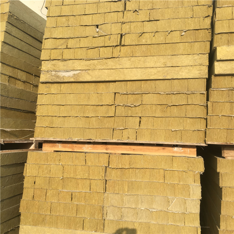 厂家供应岩棉复合板 岩棉保温复合板 复合岩棉板 价格优惠