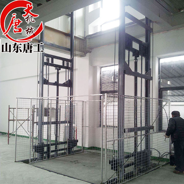 广西南宁液压货梯、升降机厂家、液压货梯品牌、四柱汽车升降机、升降平台