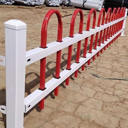 崇泽公司 生产销售锌钢草坪护栏 锌钢护栏绿化带护栏 锌钢围栏厂家