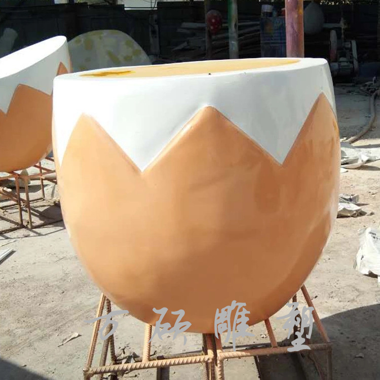 玻璃钢创意鸡蛋座椅 卡通彩蛋蛋壳恐龙蛋雕塑购物商场装饰摆件示例图6