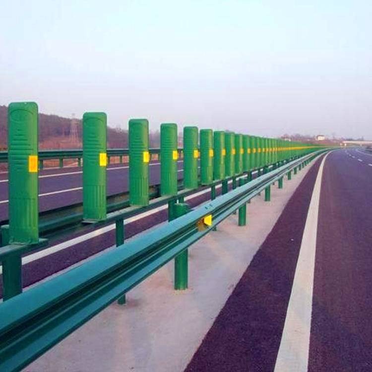 吕梁地区公路防撞波形护栏板 生产山西高速公路波形护栏板厂家 喷塑波形护栏板