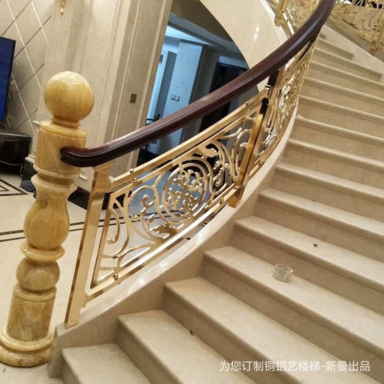 惠州铜陵楼梯铜栏杆营造出轻松随意的生活氛围