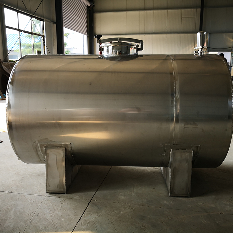 大量生产5吨不锈钢酒罐 3吨不锈钢酒容器 储存罐 信泰 厂家推荐