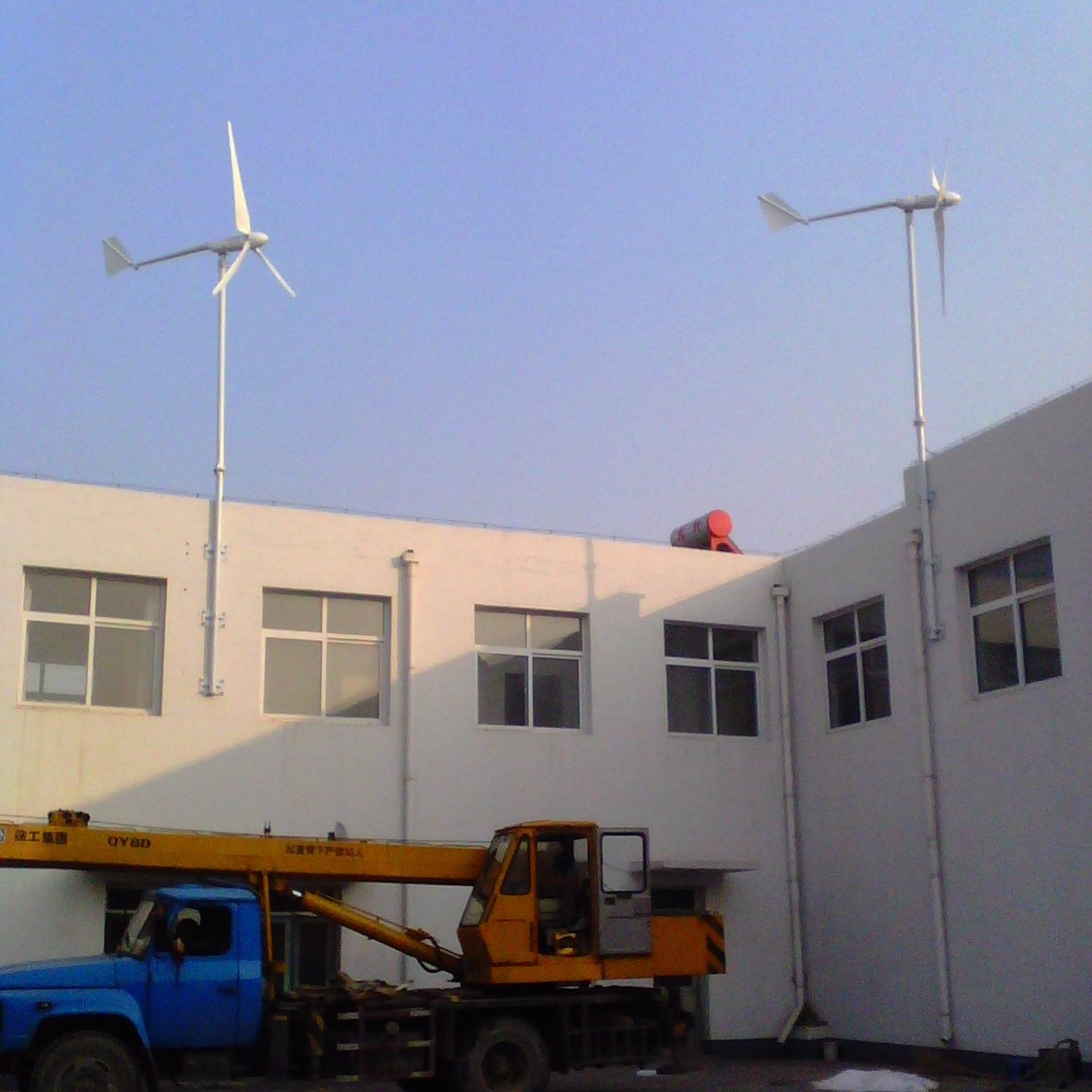 青岛海边安装500瓦小型风力发电机离网监控风力发电系统晟成定做图片