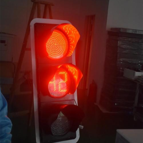 东莞机动车道指示灯设置规范