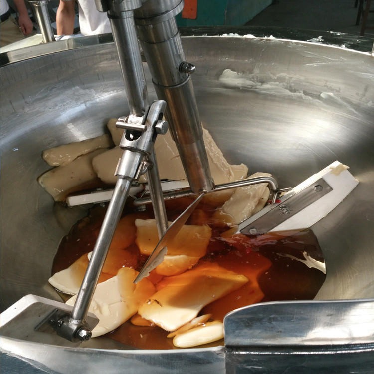 火锅底料搅拌机 小鱼糯米酱生产设备价格 全自动火锅底料炒锅图片