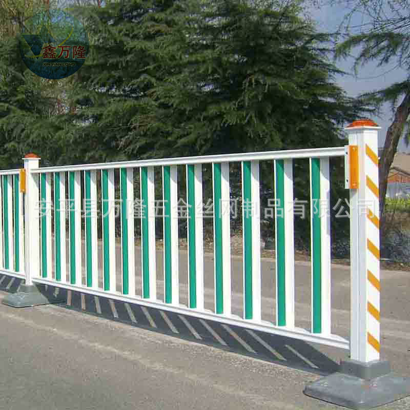 专业定做 京式M型道路护栏|优质镀锌护栏|市政道路交通护栏示例图6