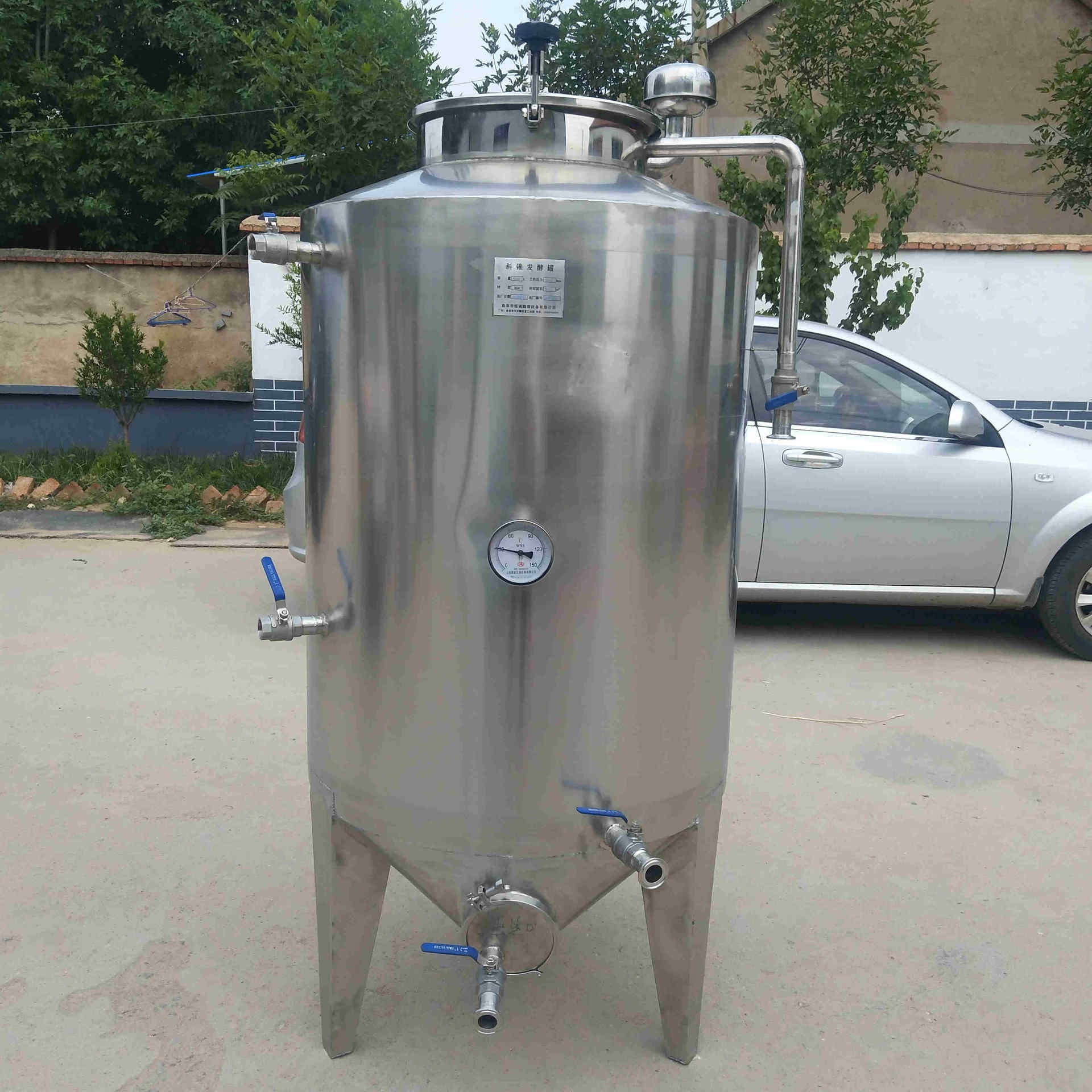 厂家直销不锈钢控温加热葡萄水果发酵储存罐蒸酒酿酒设备20吨