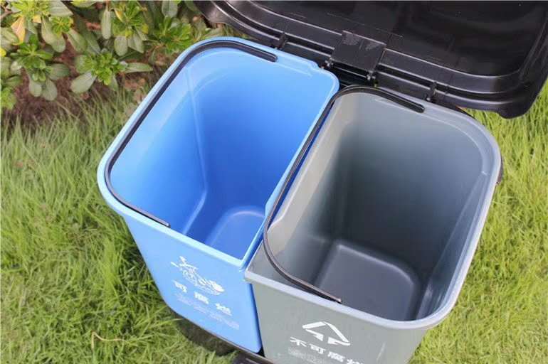 江口县120L加厚上挂车塑料垃圾桶新料新标分类环卫垃圾桶厂家报价