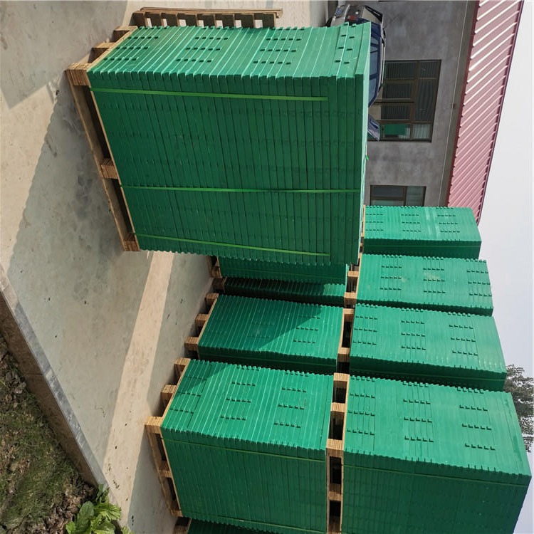 实体厂现货供应 BMC复合材料漏粪板 养猪设备定位栏 限位栏厂家  1100500漏粪板