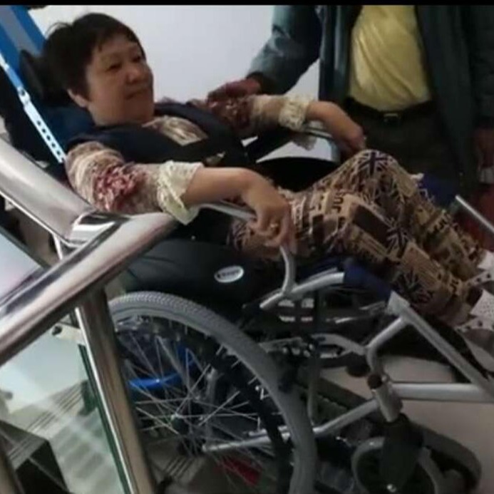 无障碍电梯配件启运公司 专业订购残疾人爬楼车 智能电动爬楼车价格