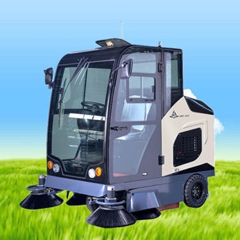 兴义工业清扫车 柳宝LB-2000驾驶式扫地车 贵州市政环卫扫路车