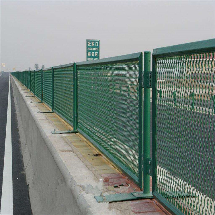 港口码头围栏网    40*80孔菱形桥梁护栏网  威海菱形网护栏示例图11
