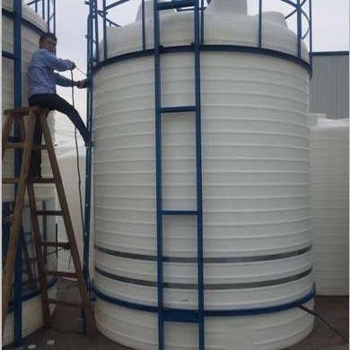 乐昌装8吨化工液体储罐厂家 PE装水的大水箱使用案例 聚乙烯大型存放桶