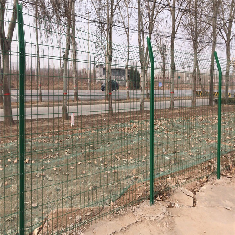 安平百瑞供应绿色围栏网 C型立柱绿色护栏网 C型柱护栏网厂家
