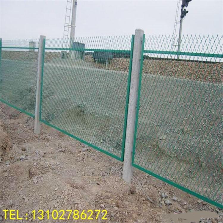 桥下防护栅栏、铁路防护栅栏网片、铁路防腐防护栅栏