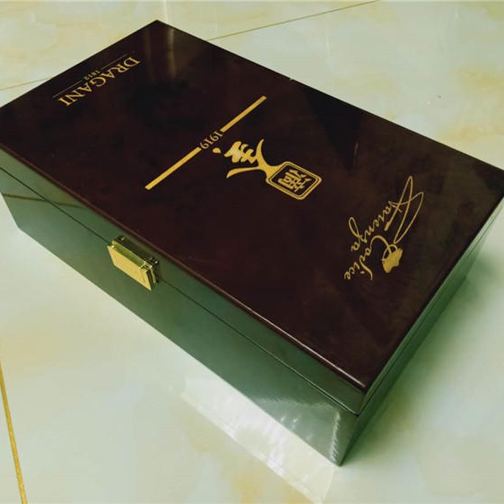 厂家直销批发定制工艺品摆件 木盒 高光烟灰缸木盒图片