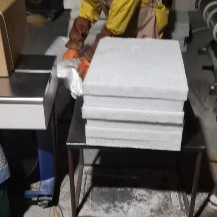 大城步步昇硅酸铝厂家生产2公分厚硅酸铝板  硅酸铝陶瓷纤维板  5公分硅酸铝毡  硅酸铝针刺毯