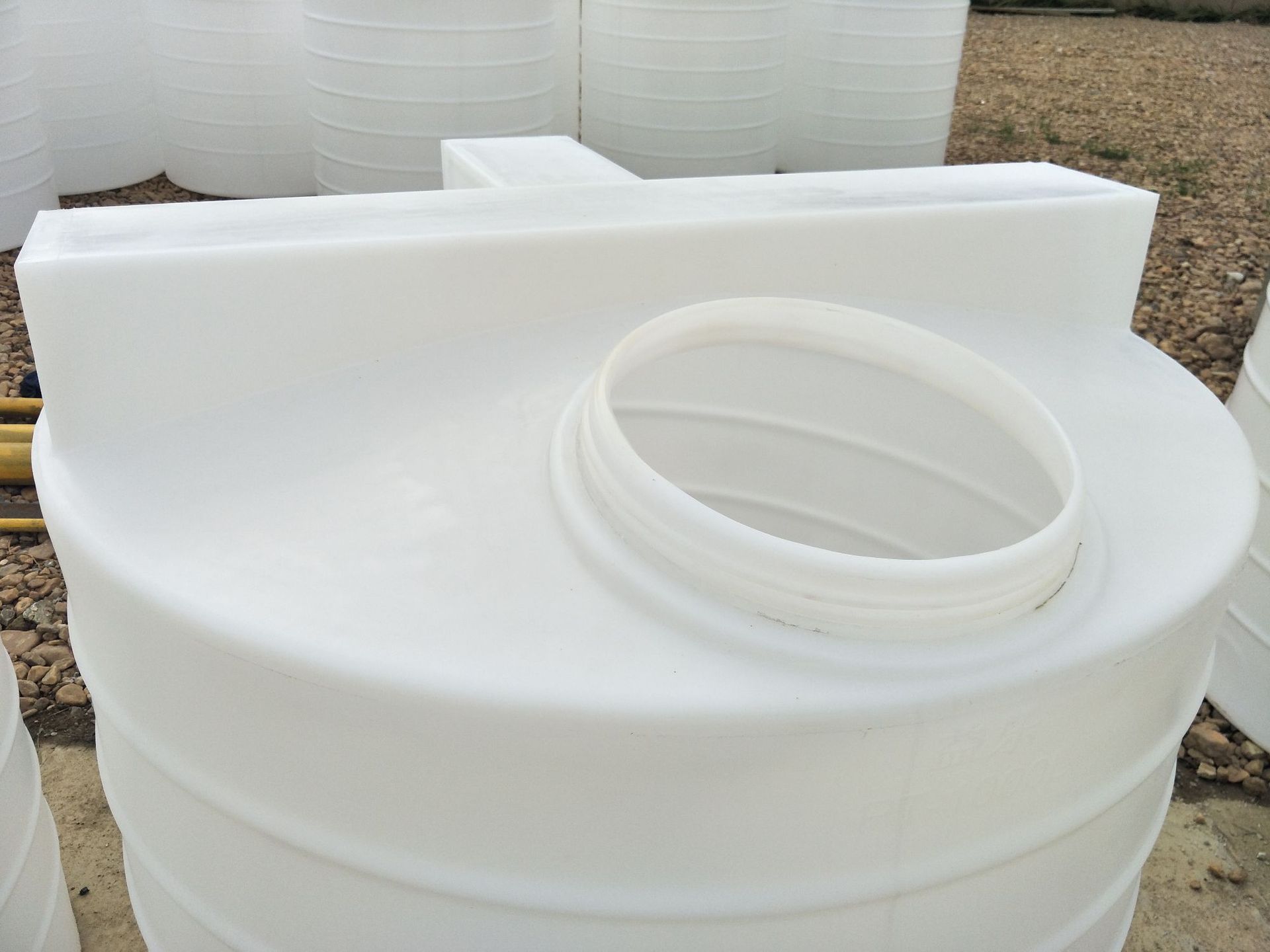 厂家直销 1000L加药箱 圆形加厚一吨牛筋PE搅拌桶塑料加药桶储罐示例图4