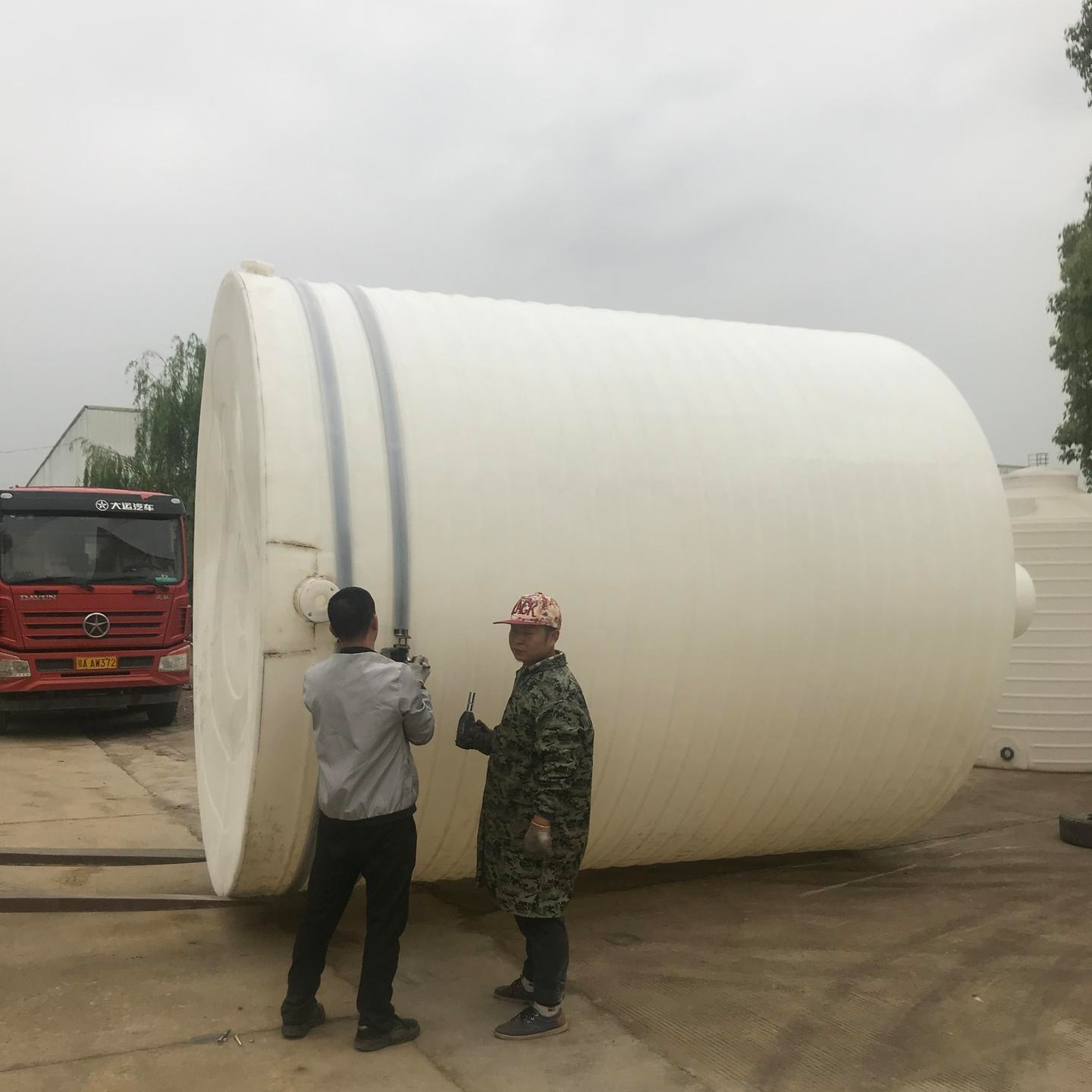 武汉佳士德10方水箱大桶批发 8吨工地蓄水桶售卖 塑料水箱厂