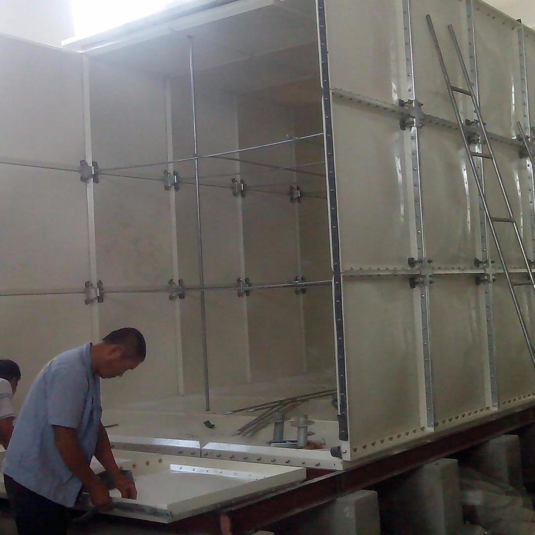 组装分水箱 霈凯玻璃钢入墙水箱 简易水箱专业生产