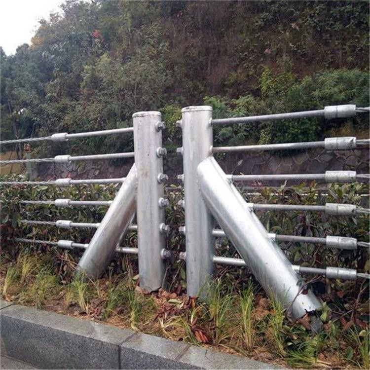 郑州缆索护栏 五绳缆索护栏 钢索护栏 缆索栏杆生产