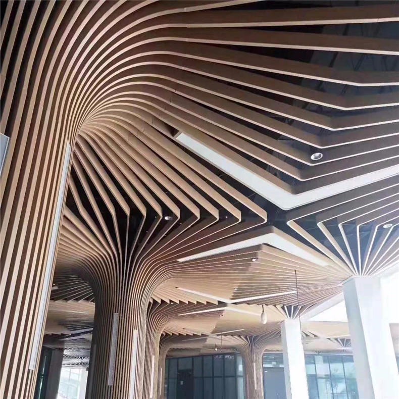 定制造型弧形铝方通 铝树包柱仿木纹波浪型材方管 餐厅商场柱子装饰铝树形弧形方通吊顶