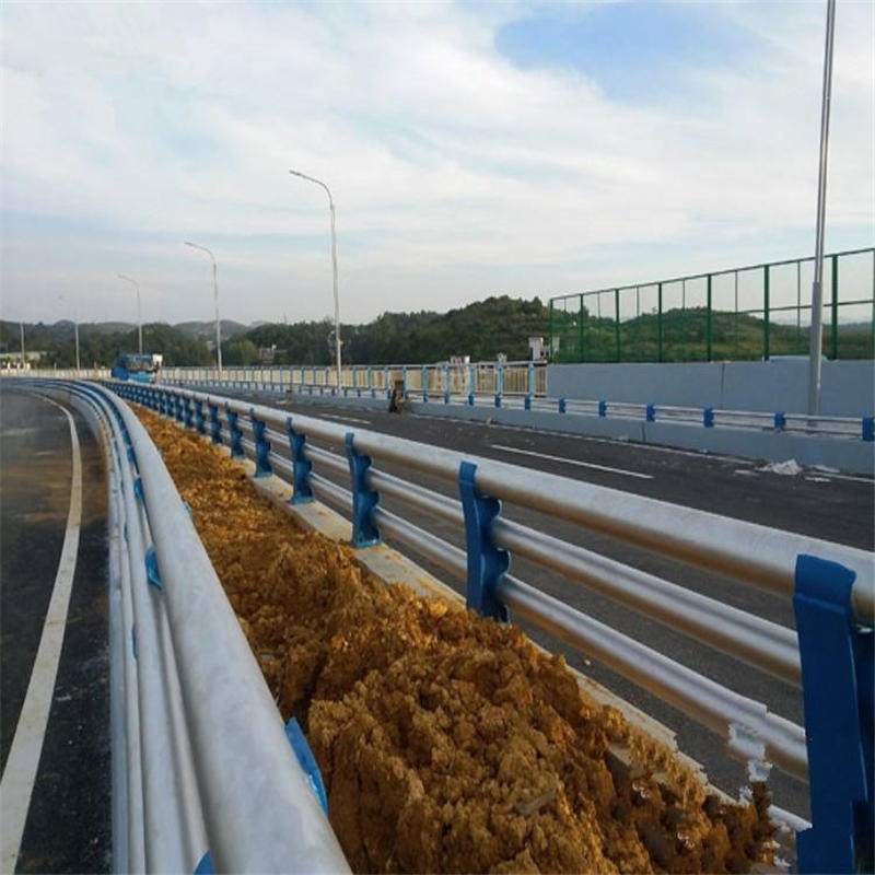 道路两侧防撞扶手栏杆 大桥LED防撞护栏 运费厂家承担 304桥梁护栏 聚晟 订做生产