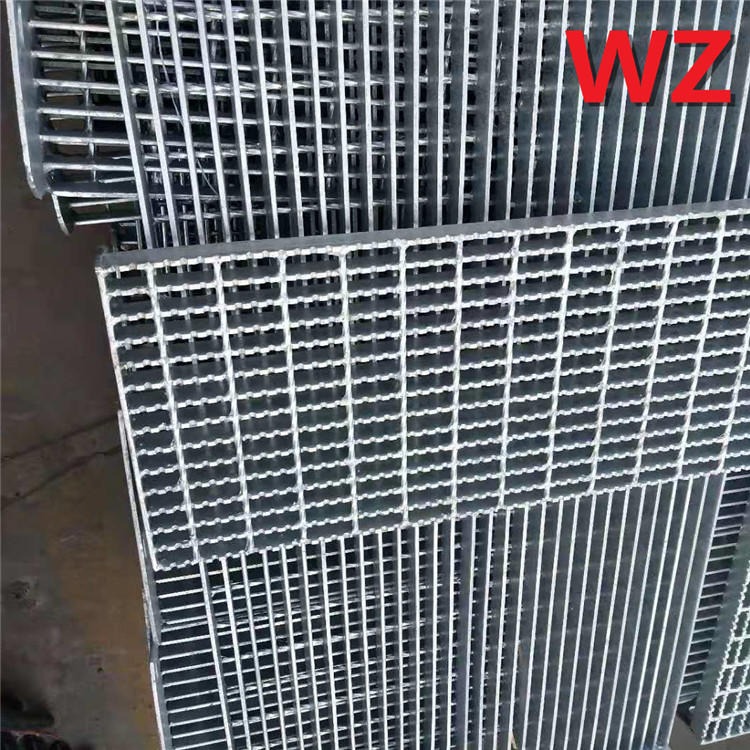 河北生产镀锌钢格板网 厂家批发钢格板网  防滑钢格板网定制 网众图片