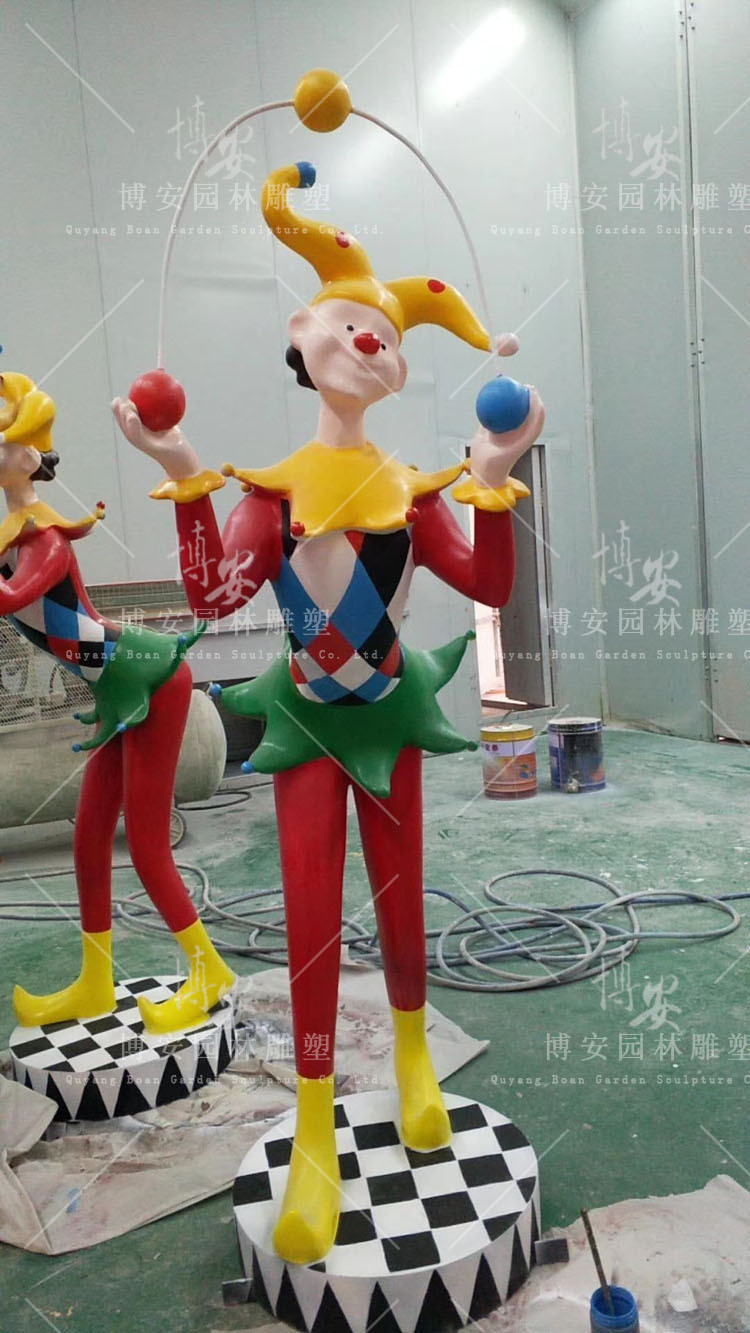 厂家直销定制玻璃钢卡通杂技杂耍小丑表演雕塑剧团活动道具摆件示例图4