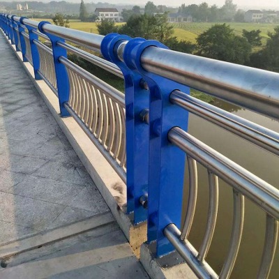 聚晟加工不锈钢复合管护栏 镀锌喷塑护栏 防撞桥梁护栏 公道路防撞护栏