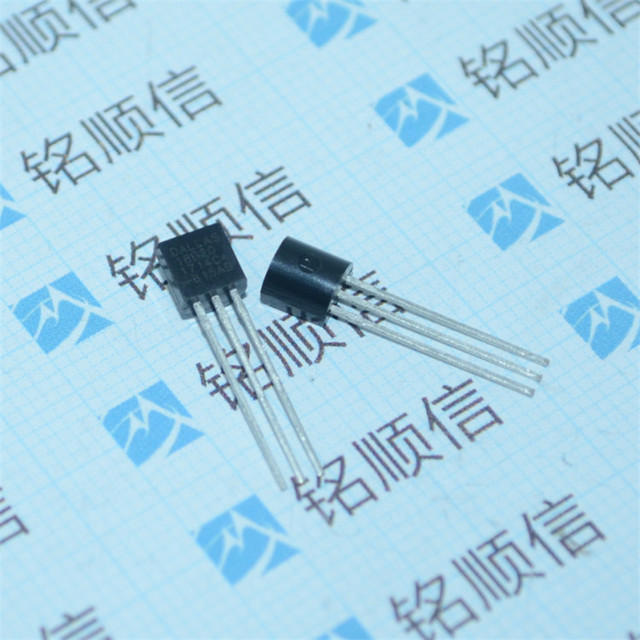 DS18B20 TO-92小功率三极管出售原装实物拍摄深圳现货供图片
