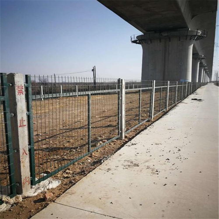 高铁桥下防护网 高铁防护栅栏 高铁隔离栅厂家福嘉图片