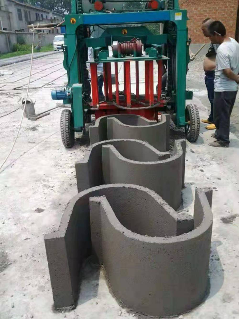 黑龙江省齐齐哈尔市克山县大棚水槽机什么做ZJ-100排水沟成型机